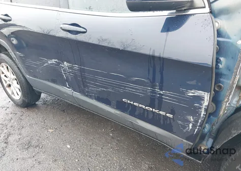 2016 Jeep Cherokee Latitude из США, поврежденный, VIN 1C4PJMCS2GW183893